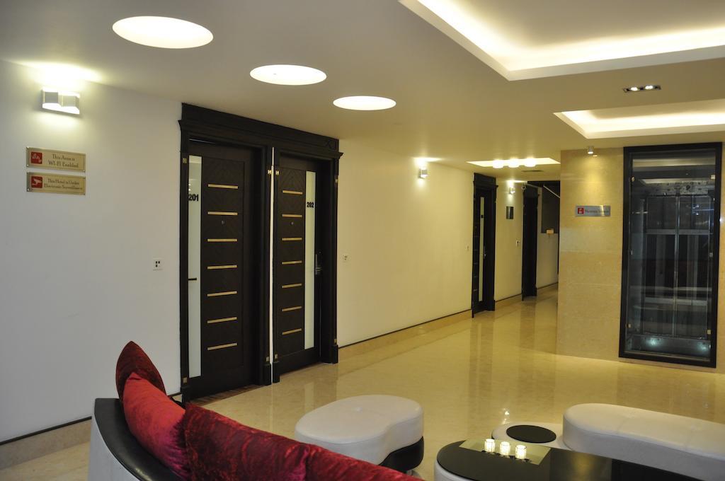 Hotel Prem Plaza Карнал Экстерьер фото